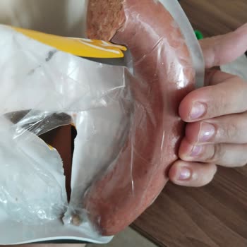 Polonez Sucukta Beyaz Renk Ve Garip Tat, Oğlumda İshal Ve Şirketten Cevapsızlık