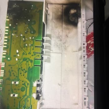 Kars Paşaçayırı Mahallesi’nde Aras Elektrik’ten Voltaj Dalgalanmaları Cihaz Hasarına Neden Oluyor