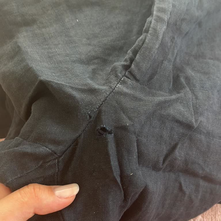 Zara’dan Gelen Keten Pantolonda Yırtık Ve Soluk Renk İade Talebi