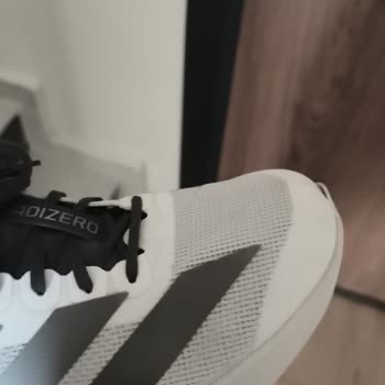 Adidas Ayakkabısının Beş Gün Kullanımdan Sonra Plastik Kaplaması Soyulmuş Kusur Kabul Edilmedi