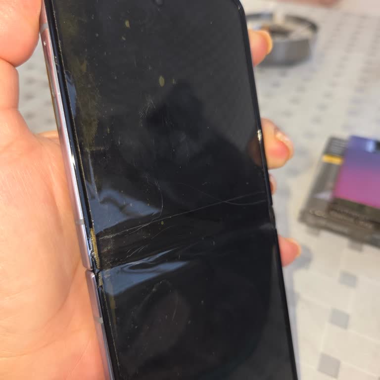 Samsung Flip 4 Ekran Şişmesi Ve Garanti Dışı Onarım Sorunu