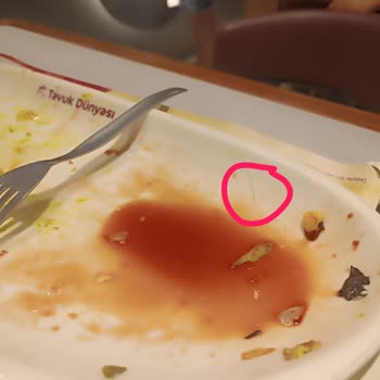 Mersin Forum Tavuk Dünyası’nda Salata İçinde Kıl Ve Hijyen Sorunu