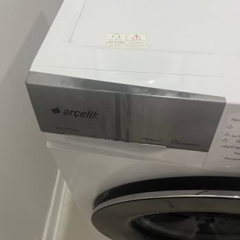 Arçelik Servisi Halıya Lekeler Bıraktı Ve Deterjan Kapak Hasarı Oluşturdu