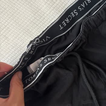 Yıkanan Pijama Şortu Bel Lastiği Yırtıldı, Victoria’s Secret İade Reddetti