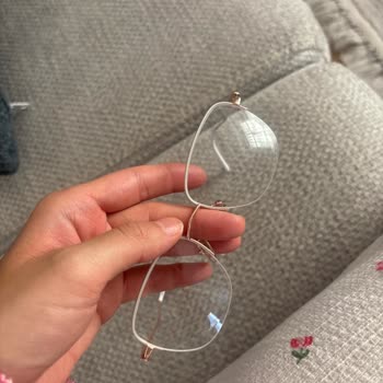 Atasun Optik Gözlük Camlarındaki Şiddetli Yansımalar Ve Çözüm Sunulmaması