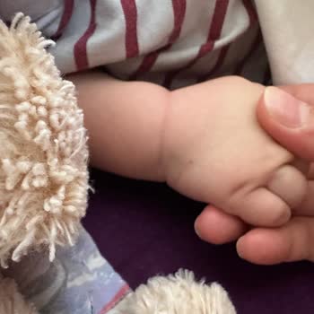 Bebekte Çoklu Delik İzleri Hemşire Hatası Ve İdari Soruşturma Talebi