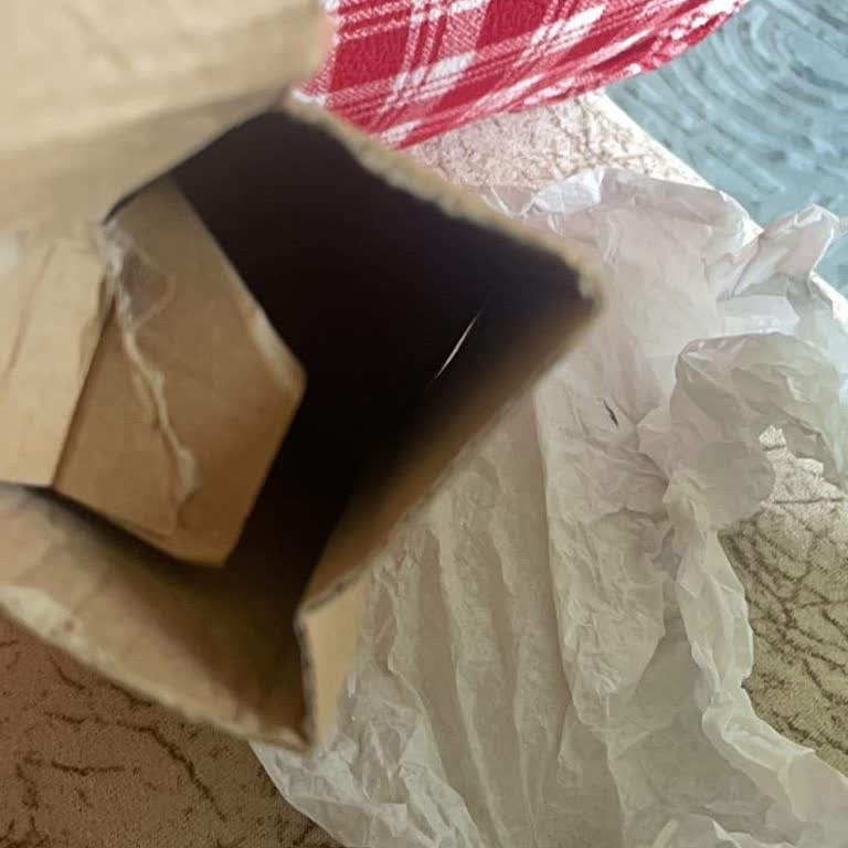Boş Ve Yırtılmış Kutuda Lipliner Gelmedi, Ücret İadesi Talebi