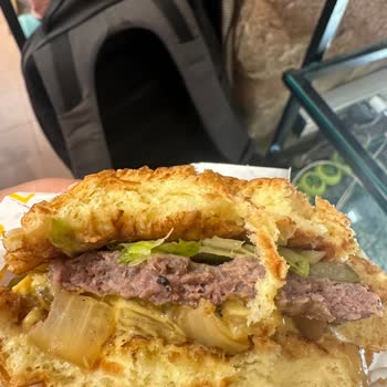 Hamburgerde Taş Parçası Ve Buz Gibi Servis İçin İade Reddi Haksız
