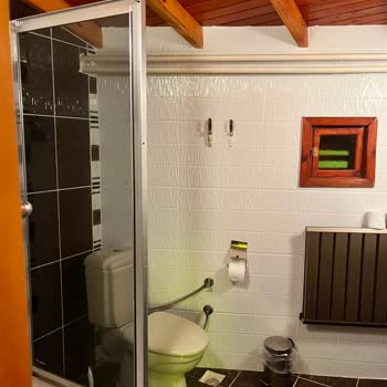 Club Gültur Son Derece Bakımsız Ve Güvensiz Bir Tesis