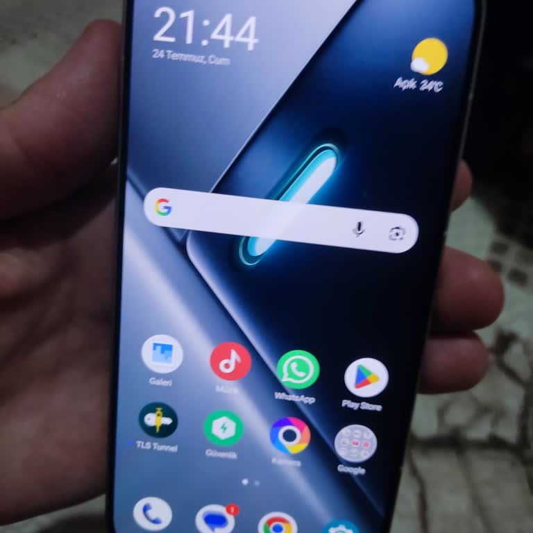 Poco X8 Pro Global Versiyon Güneş Altında Isınma Ve Ekran Açılmama
