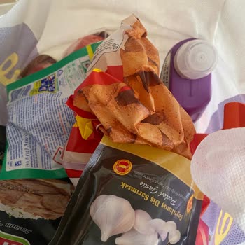 4 Poşet Ücreti Alındı, Tek Poşet Gönderildi Ve Gıdaya Çamaşır Suyu Döküldü