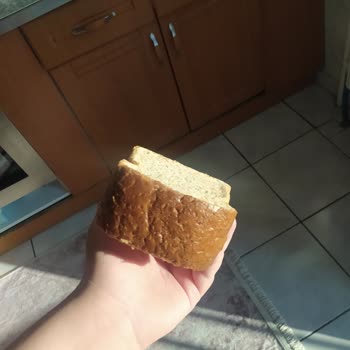 BİM'de Satın Alınan Ekmecik Dilim Ekmek Paketi Boş Çıktı, 400 Gram