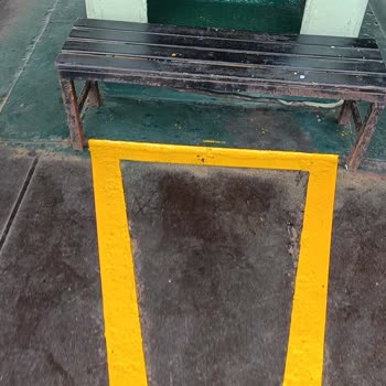 İDO'da Uyarı Levhası Olmadan Boya Akması Ve Kaptanın Saygısız Tutumu