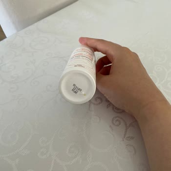 Avene Sunsimed Sunscreen Sold on Trendyol Discovered With Hole in Container