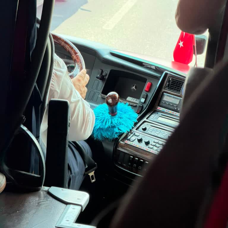 Kliması Çalışmayan Otobüs Şoförün Muavini Olarak Araç Kullanması Ve Su Servisi Yokluğu