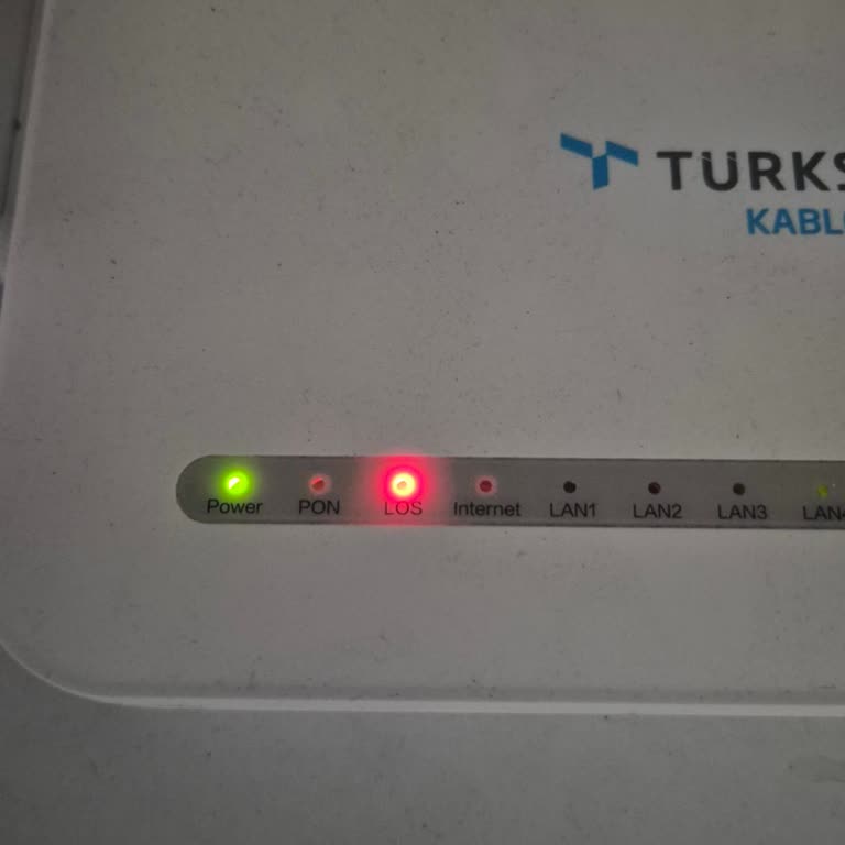 Kablo Net Modemde Kırmızı Işık Yanıyor Ve İnternet Yok, Acil Teknik Destek Talebi