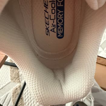 Skechers Web Sitesinden Sıfır Olmayan Ayakkabı Teslim Edildi