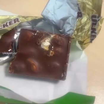 Ülker Fıstıklı Çikolatadan Kurt Çıktı