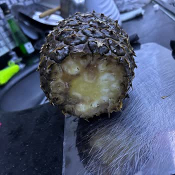 Bozuk Ananas İçin İade Talebi Ve Migros'tan Açıklama Bekliyor