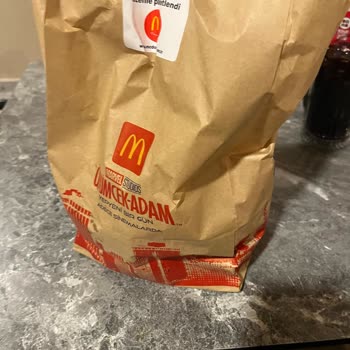 McDonald’s Şirinyalı Şubesinde Sürekli Sosların Gönderilmemesi