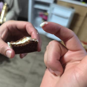 Saç Kılı Bulunan Kinder Süt Dilimi Ürünün Hijyen Sorunu