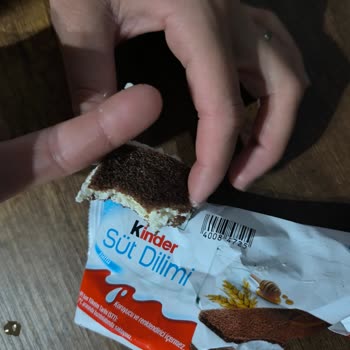 Saç Kılı Bulunan Kinder Süt Dilimi Ürünün Hijyen Sorunu