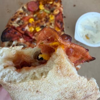 Pizza İçinden Kıl Çıktı: Hijyen Sorunu Ve Geri Dönüş Yok