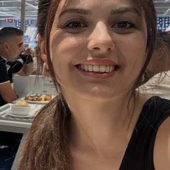 Venom Kuaför'de Saç Renk İşlemi Sonrası Aşırı Yıpranma Ve Renk Uyuşmazlığı