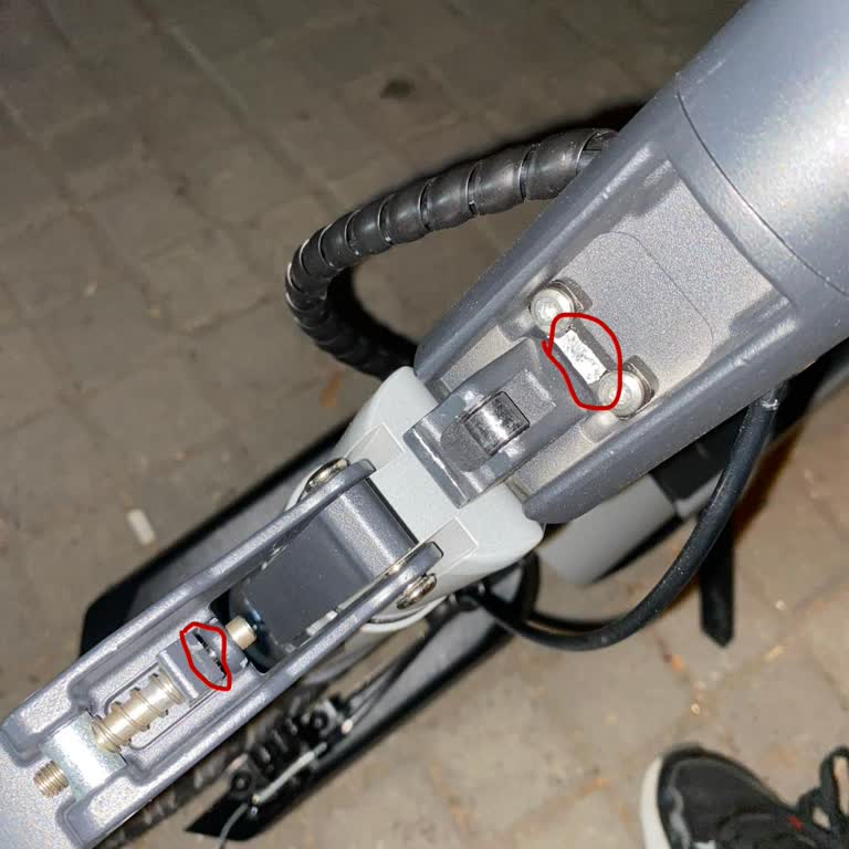 Yeni Alınan Elektrikli Scooter İlk Kullanımda Gidon Kilidinde Kırılma Ve Katlanma Sorunu