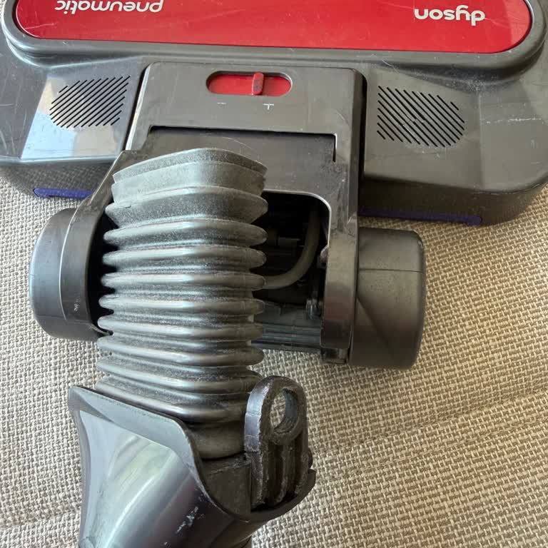 Dyson Pneumatik Başlık Eklemindeki Malzeme Sorunu Garanti Dışı Bırakıldı
