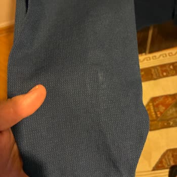 Mavi Gömlekte Kullanılmış Koku, Yanlış Beden Ve Lekeler Güvenimi Sarsıyor