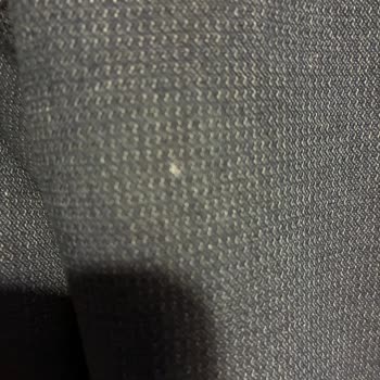 Mavi Gömlekte Kullanılmış Koku, Yanlış Beden Ve Lekeler Güvenimi Sarsıyor