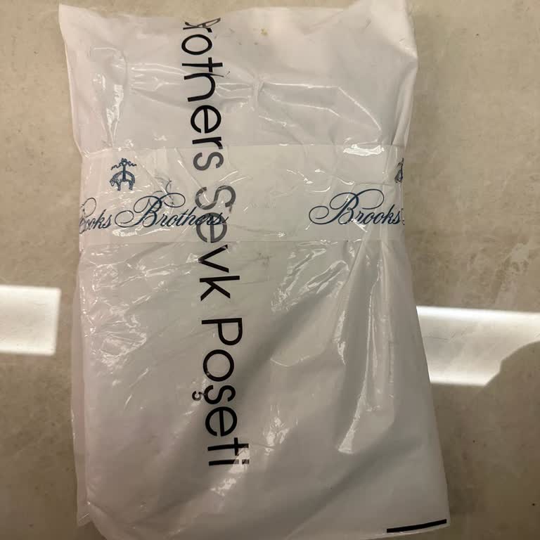 Brook Brothers Gömleği Lüks Kutusuz Plastik Poşette Gönderildi
