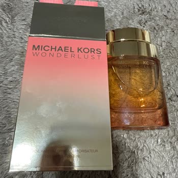 Michael Kors Wonderlust Lacks Longevity, Sparking Counterfeit Concerns