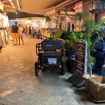 Çarşıda Motorlu Araçların Hız Sınırını Aşması Ve Zabıta Denetimsizliği