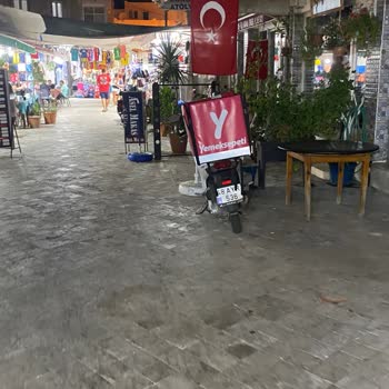 Çarşıda Motorlu Araçların Hız Sınırını Aşması Ve Zabıta Denetimsizliği