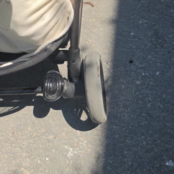 Cybex Melio Bebek Arabası Çatlayan Tekerlekleri Ve Yetersiz Yedek Parça Desteği