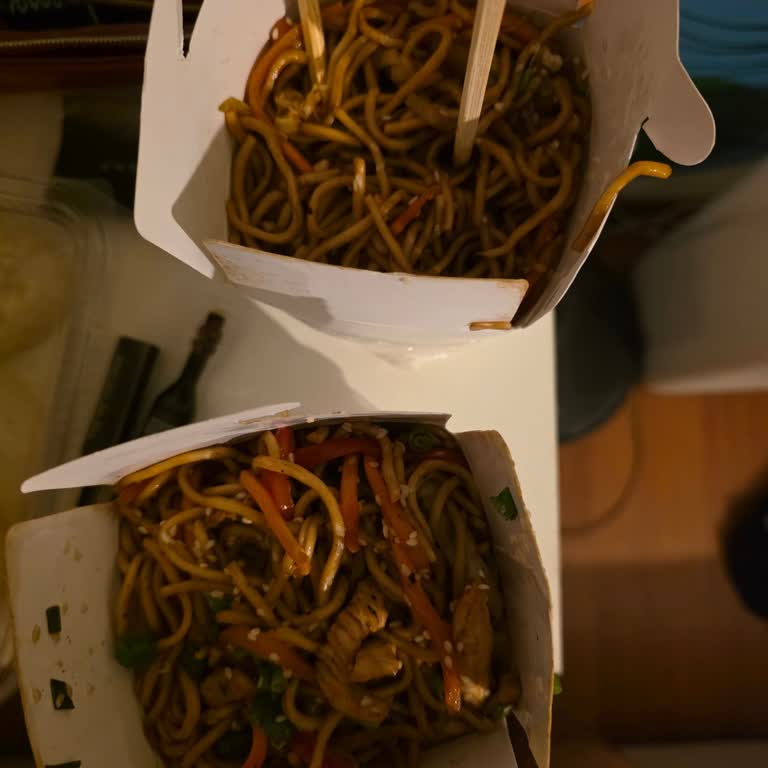 General Tso Tavuk Gelmedi Ve Yanlış Noodle Gönderildi, Çözüm Yok