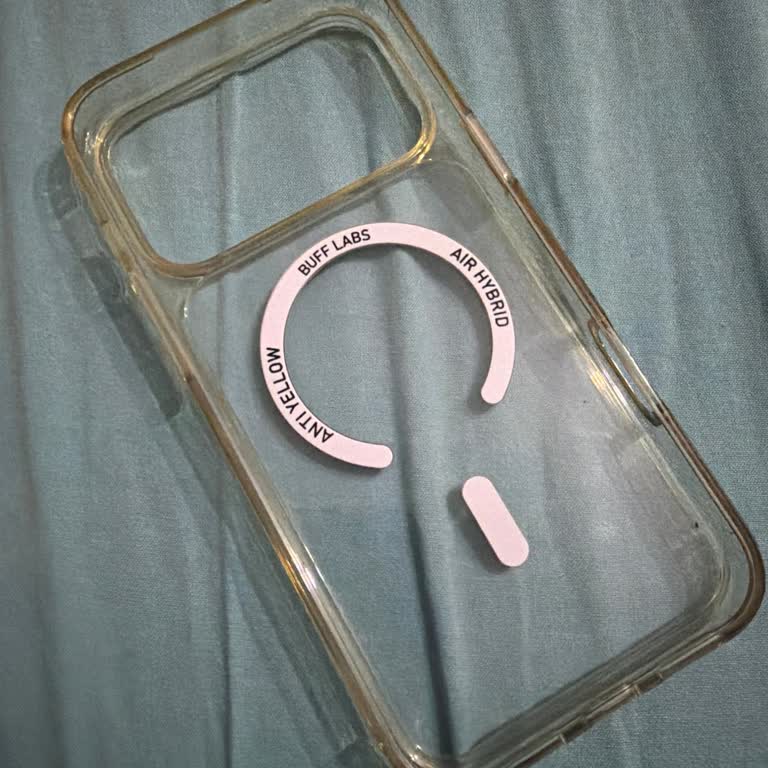 İPhone 17 Pro Max Buff Şeffaf Kılıfı Anti Sararma Sözüne Rağmen Hızla Sarardı