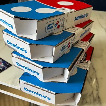 Domino’s Roll'ün İçinden Plastik Çuval Parçası Çıktı, Hijyen Endişesi