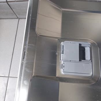 Beko BM4144 Bulaşık Makinesinde Paslanma Ve Kötü Yıkama, Servis Sorunu Ciddiye Alınmadı