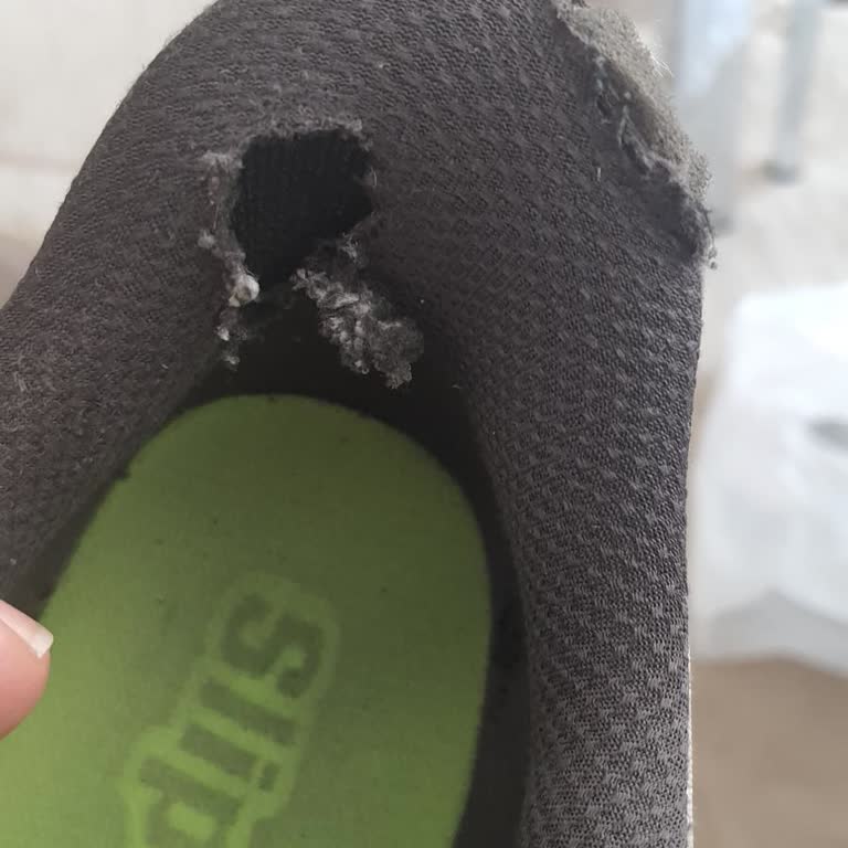 Skechers Ayakkabısının Arka Bölümündeki Hızlı Yıpranma Garanti Reddi