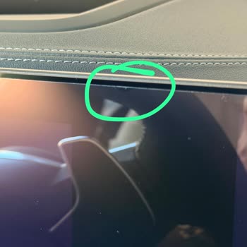 BMW Yetkili Serviste Koruma Filmindeki İşçilik Hataları Ve Ekran Hasarı