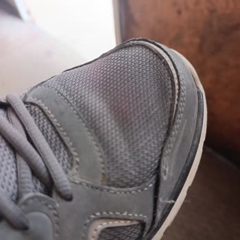Skechers Ayakkabının Ön İplikleri 4 Ayda Sökülmeye Başladı, Değişim Talebim Reddedildi
