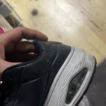 Ayakkabıda Dikiş Sökülmesi Ve Deri Soyulması: Skechers Üretim Hatası Ve Değişim Talebi