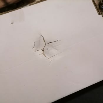 Aras Kargo’nun İhmaliyle Laptop Ekranı Patladı, Tutanak Tutulmadı