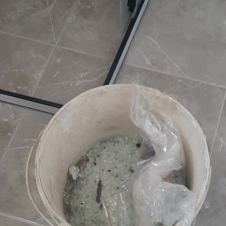 Kendi Kendine Patlayan Duşakabinde Güven Sorunu Ve Ücretsiz İptal Talebi