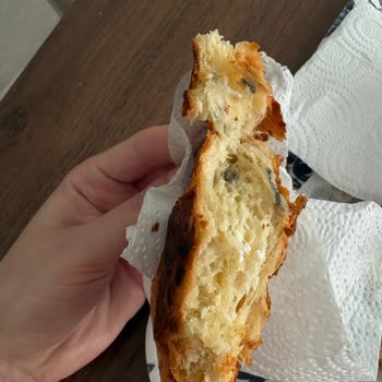 Migros Mağazasında Küflü Poğaça Satışı Sağlık Riskine Neden Oldu
