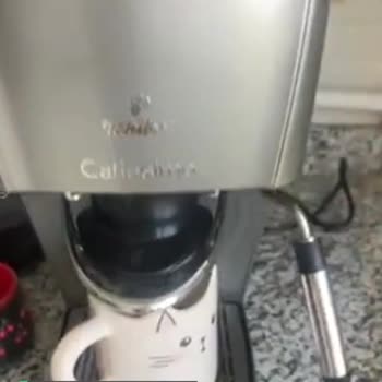 Tchibo Cafissimo Su Alıyor Fakat Damlama Tepsisine Akıtıyor