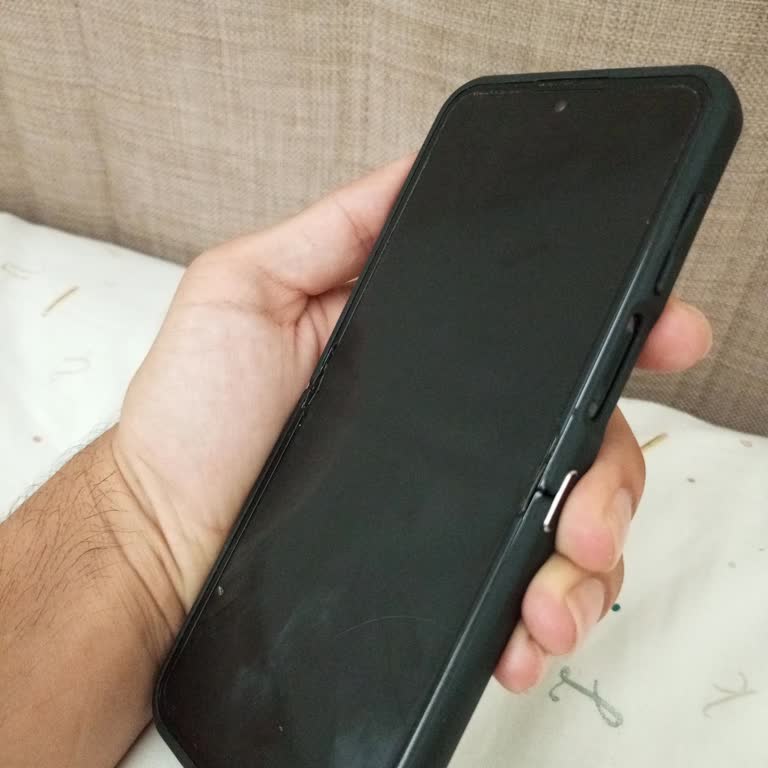 Samsung Flip 5 Ekranının Kendiliğinden Kararması Ve Haksız Ücret Talebi